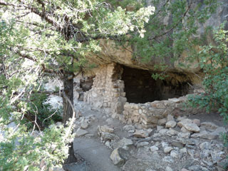 Cliff dwelling at Walnut Canyon National Monument