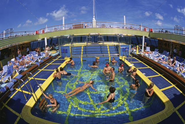 Carnival Triumph swimming pool