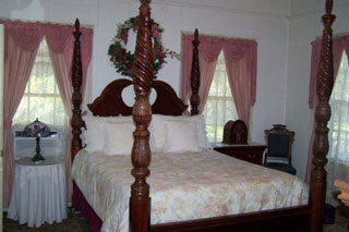 Bedroom at Red Creek Inn