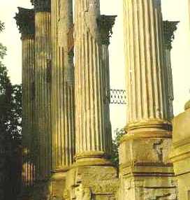 The magnificent columns of Windsor